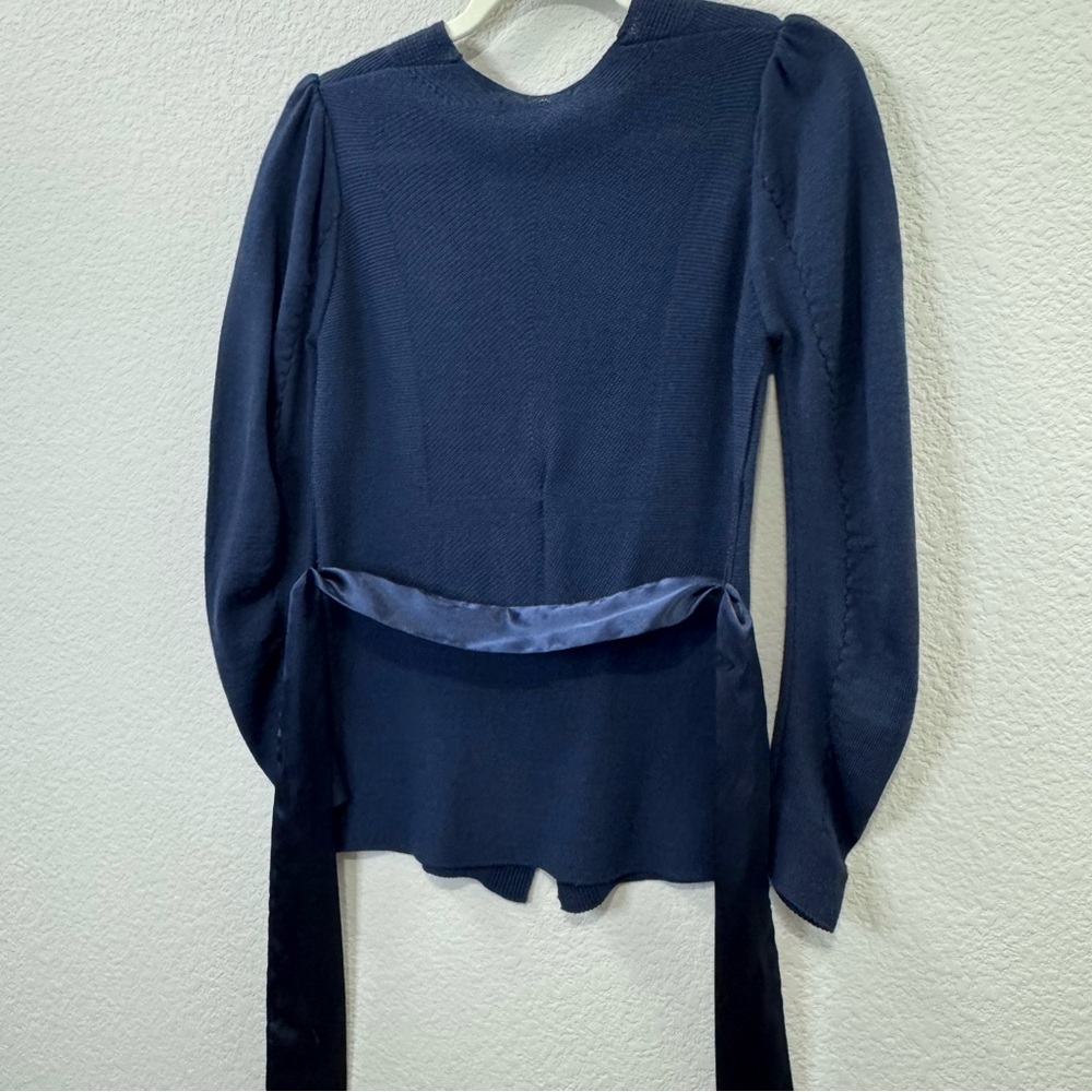 Elegant Navy Knit Cardigan with Satin Waist Tie
Made in Korea - Picture 6 of 8